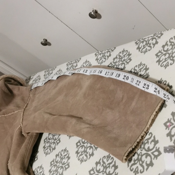 Kenneth Cole Beige Shearling Jacket - Picture 7 of 8